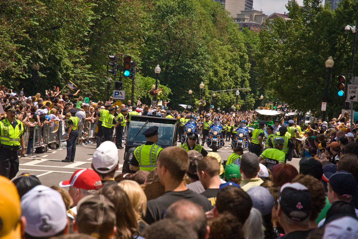 Here come the ducks!  DSC_7724.jpg