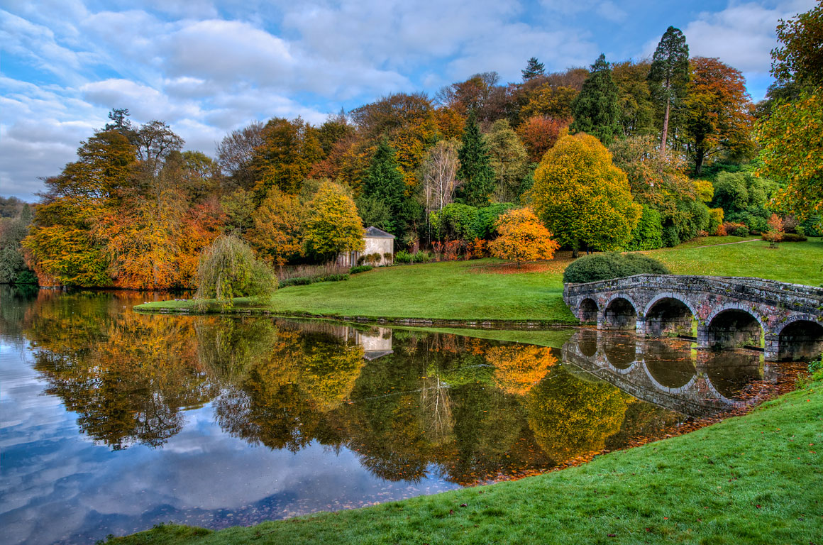 Turf bridge, Stourhead (2965)