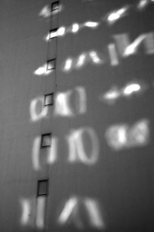 55614085.pb_MessageBW2.jpg