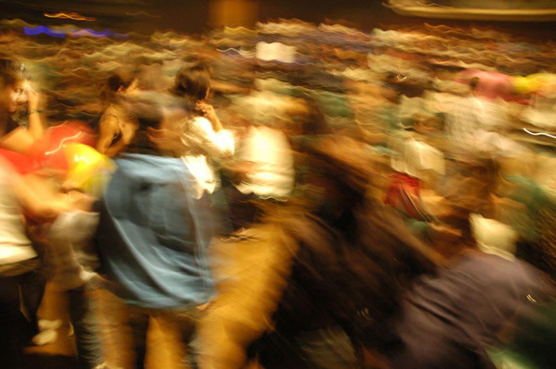 29/03/08 - In the crowd