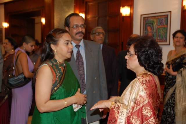 VIVEK + MAYA059.JPG
