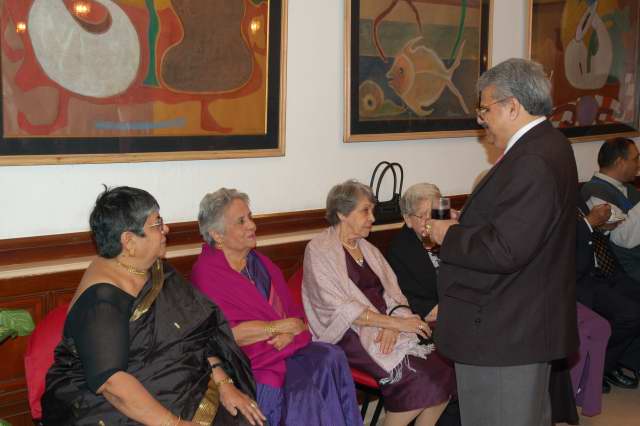 VIVEK + MAYA074.JPG