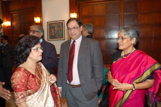 VIVEK + MAYA083.JPG