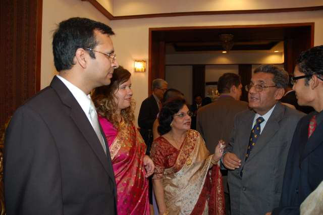 VIVEK + MAYA088.JPG