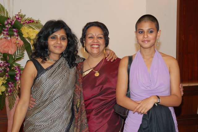 VIVEK + MAYA121.JPG