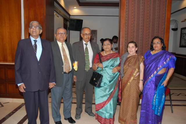 VIVEK + MAYA132.JPG