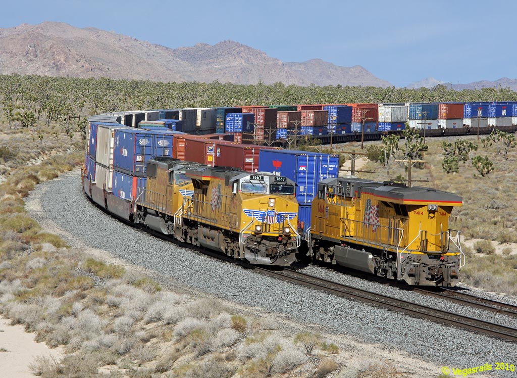 UP 7667 at Cima.jpg