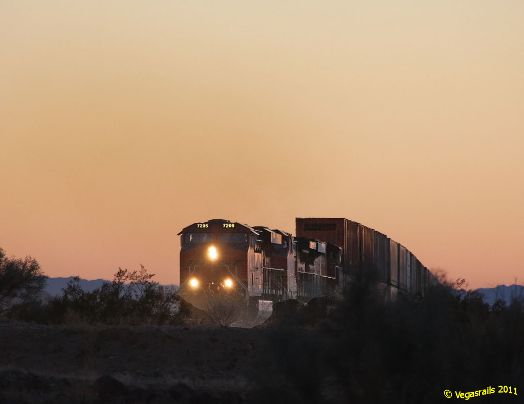 BNSF 7206 approaching Danby