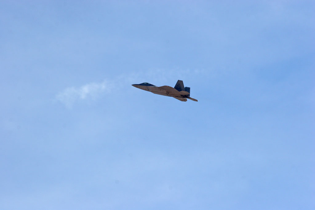 Climbing F 22.