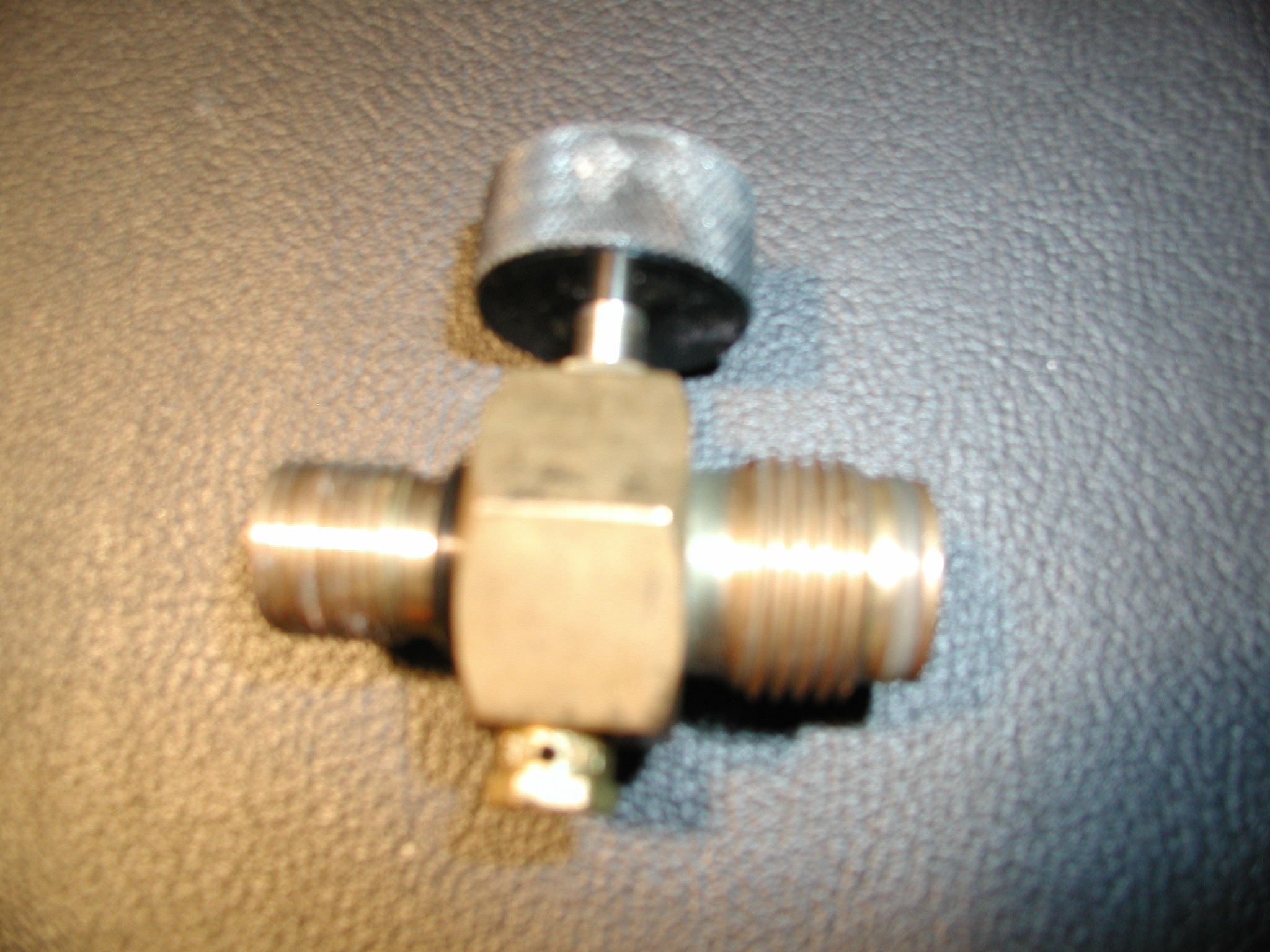 Smart Parts old maxflo tank reg w/ reverse threads.