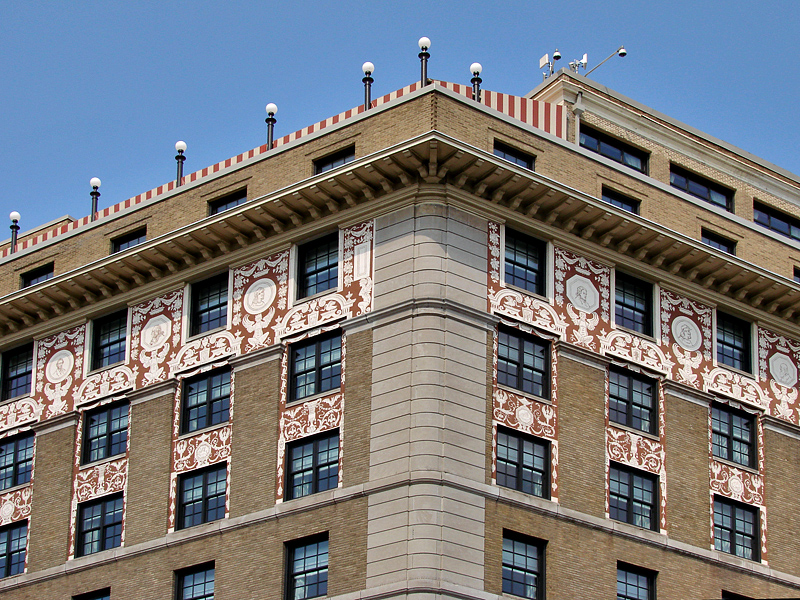 Fascinating facade, Hotel Washington