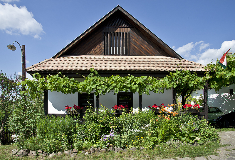A very lived-in Hollkő house