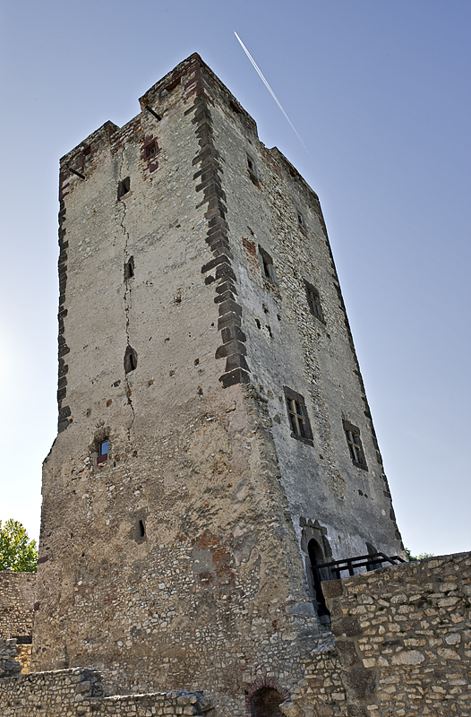 Nagyvzsony, Kinizsi Castle (14th century)