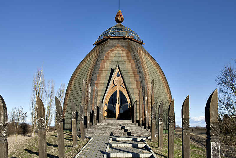 Yurt structure by Csete Gyrgy
