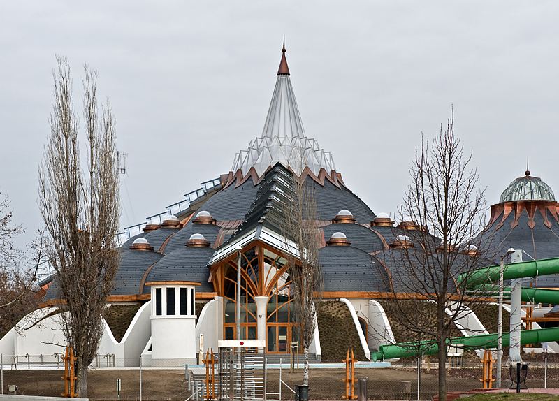 Maki Hagymatikum Frdő (baths), finished at last