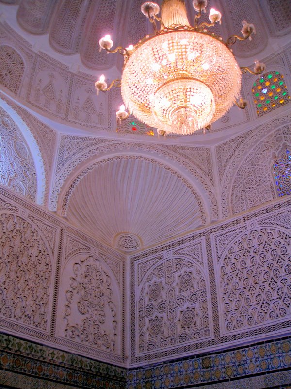 Kairouan - small mosque hallway - details