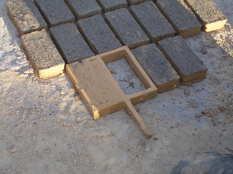 Tozeur brick works - form for bricks