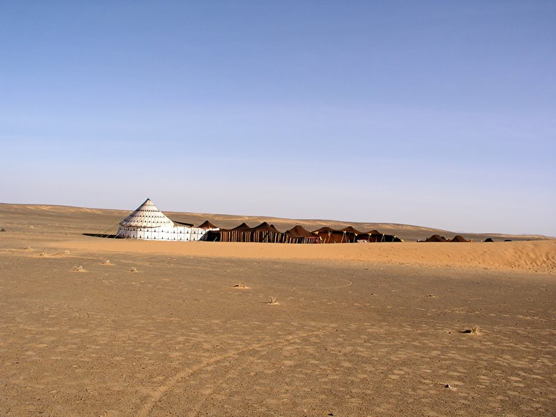 032 Berber tents, Sahara.JPG