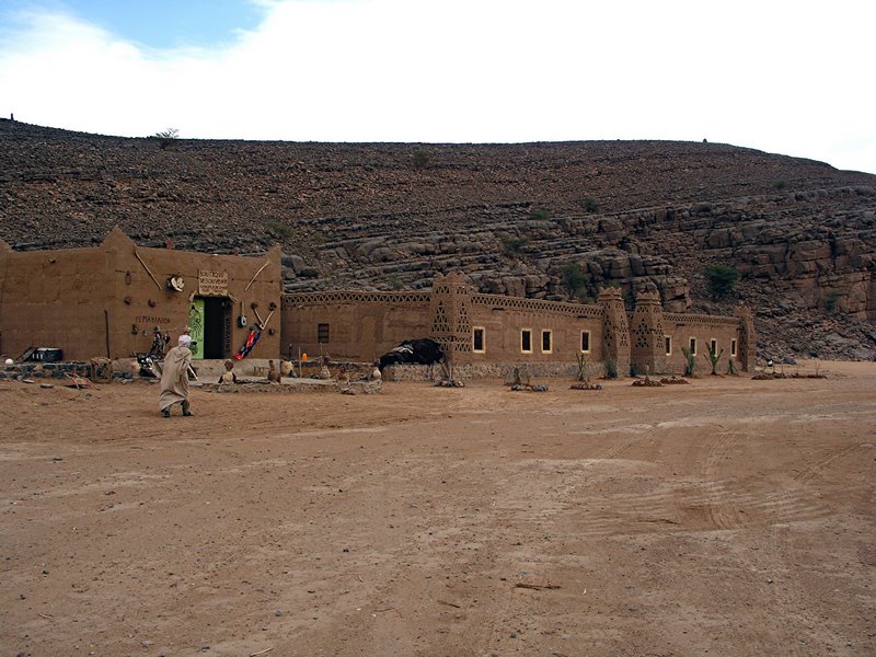 073 Sahara - Outpost.JPG