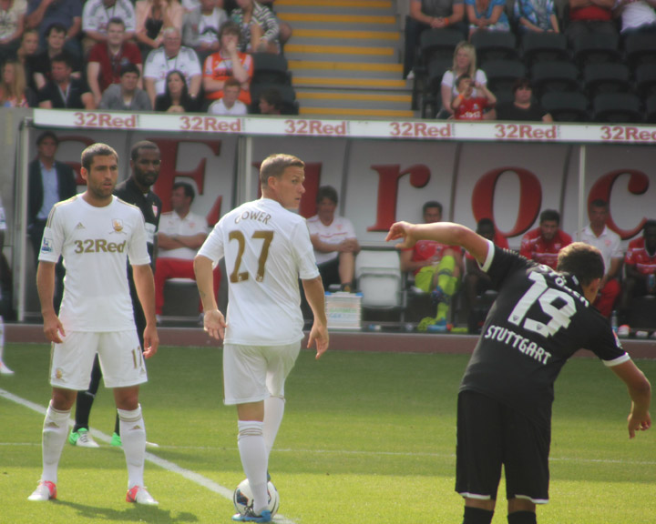 Gower and Shechter Bemused At The German Body Popping