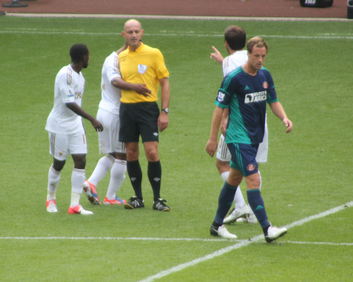 Routs Gives The Ref a Hug To Cheer Him Up After What The East Stand Called Him