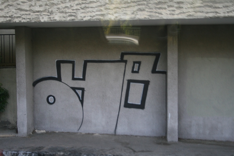 IMG_3916 grafitti.JPG