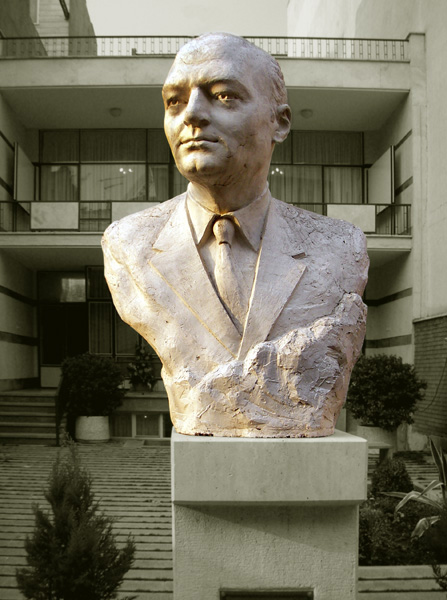 Dr Shariatis . . .