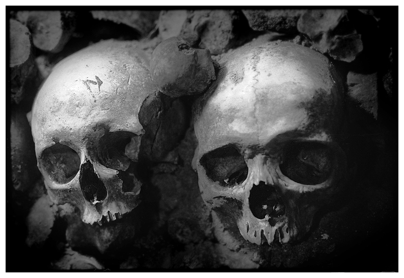 catacombs_paris.jpg