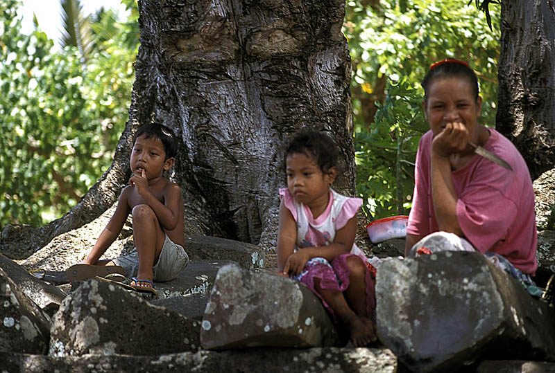 Local people near Nan Madol