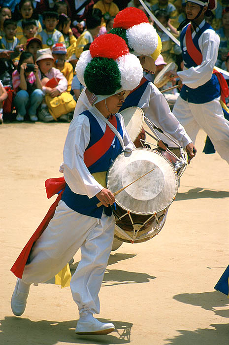 Folk dancer, Suwon