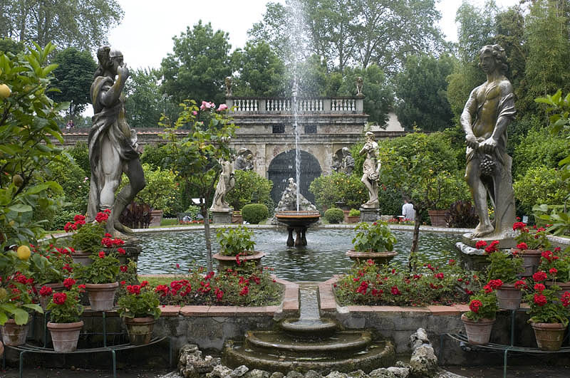 Palazzo Pfanner gardens