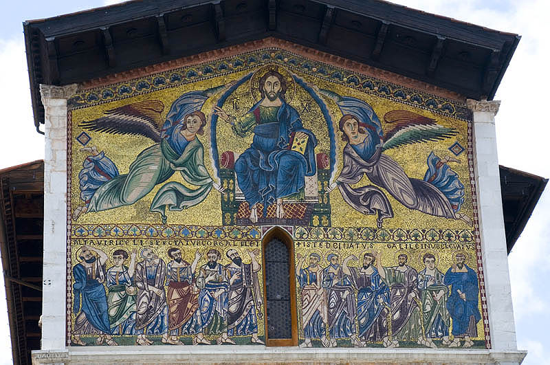 Mosaic facade of the Basilica S.Frediano