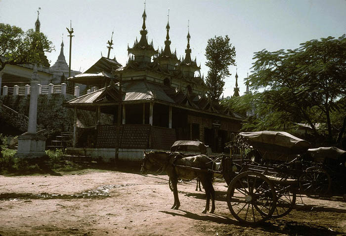 Kyaukpadaung, central Myanmar: an image from my 1974 visit