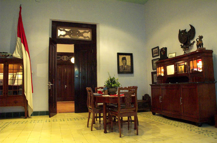 Suite at the Hotel Sri Lestari, Blitar, dedicated to founding president Soekarno