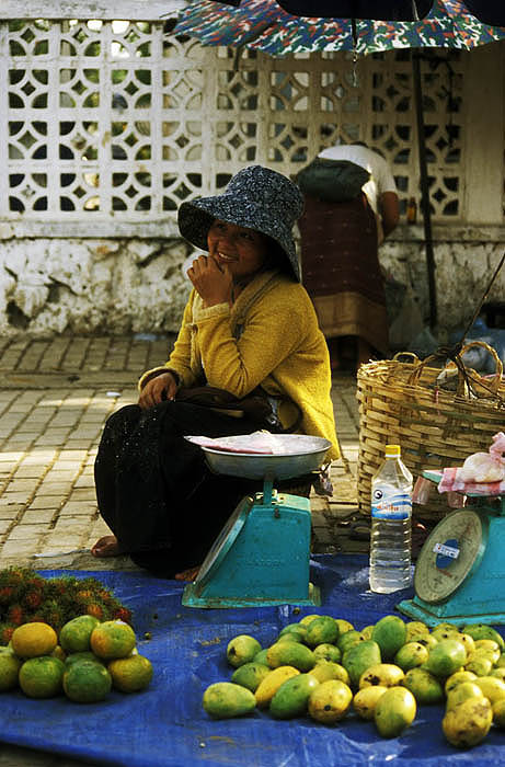 Street vendor outside the GPO, Vientiane