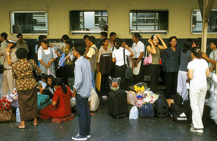 Passengers at Hualampong