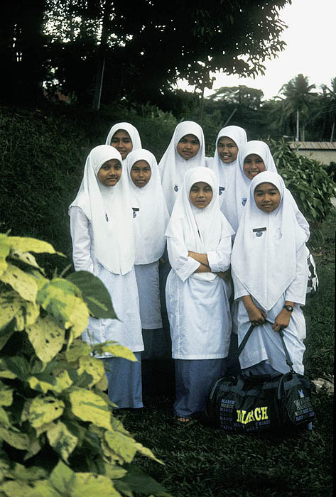 Muslim schoolgirls, Malaysia