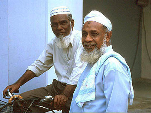 SINGAPORE Muslim men