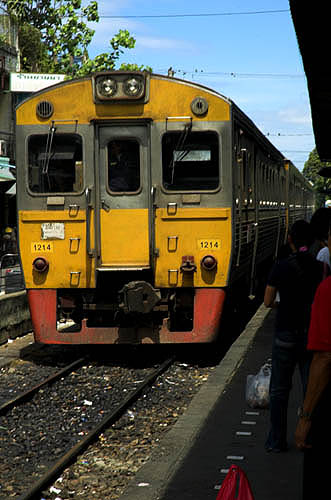 Mahachai train
