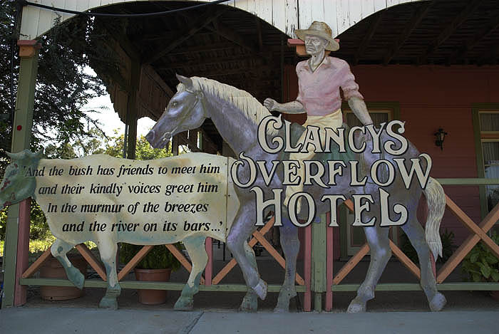 Clancy's Overflow Hotel, Isisford