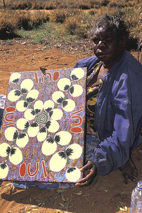 A Walpiri artist displays her work