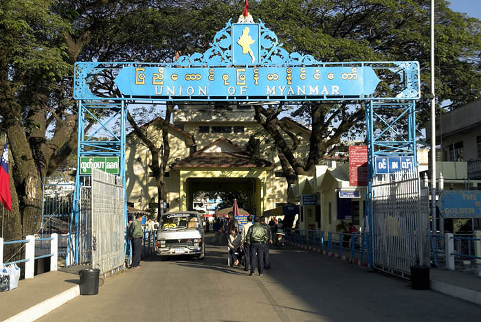 Entering the 'Union of Myanmar' from Mae Sai, Thailand's northernmost point