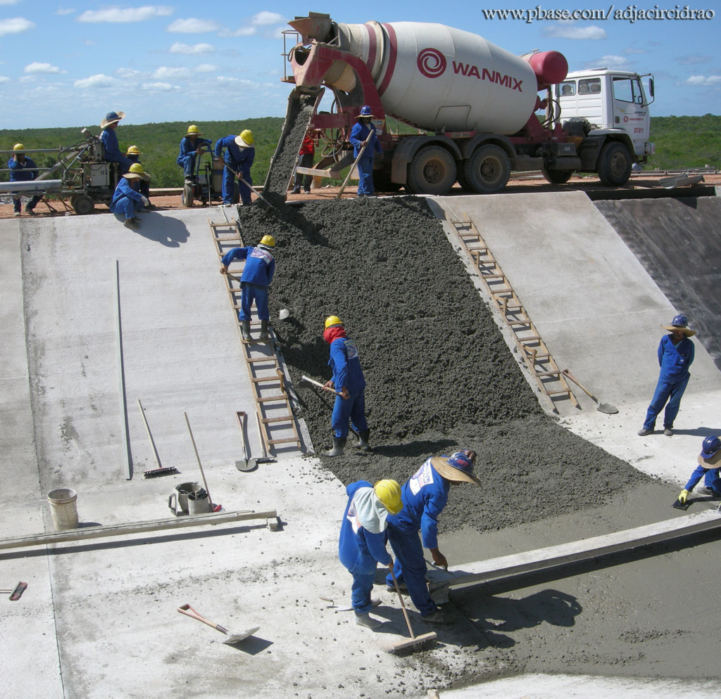 Concretagem de Placas