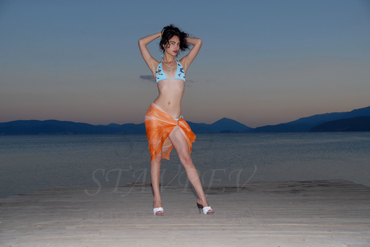 ELENA---BEAUTIFUL-001.jpg