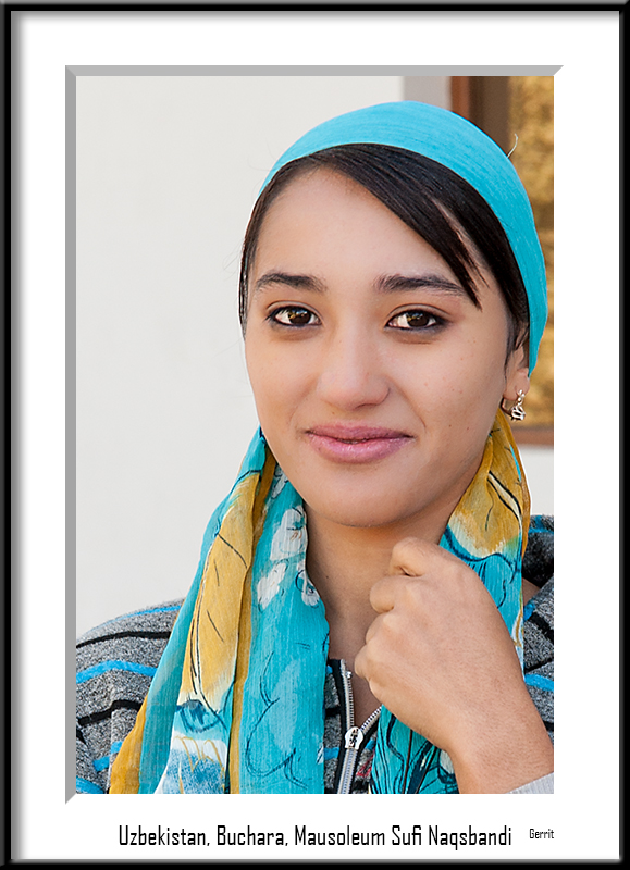 Buchara, woman at the Mausoleum Naqsbandi-.jpg