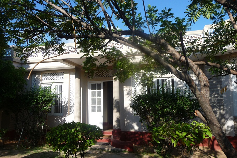 Colonial villa