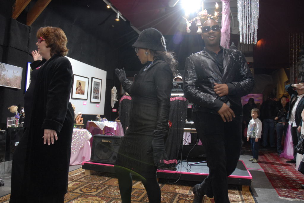 AB2010 100930 ArtistClosing 024.JPG