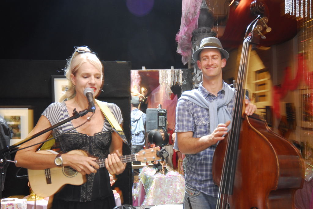 AB2010 100930 ArtistClosing 059.JPG