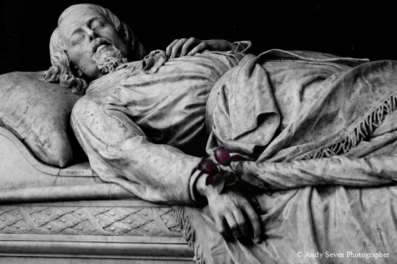 Verano Monumental Cemetery