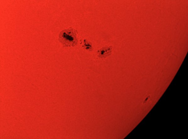 sun 092511 tuned for sunspot detail